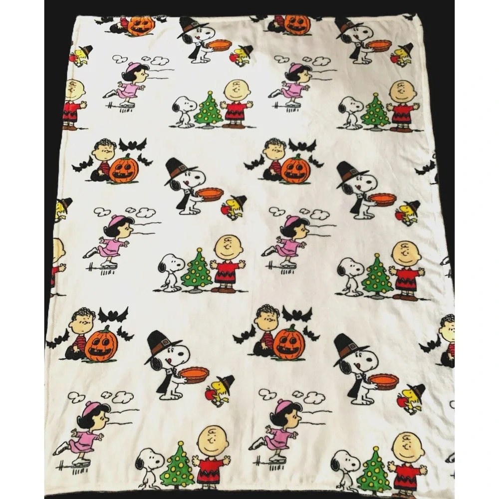 2018 Peanuts Snoopy Halloween Thanksgiving Christmas Fleece Throw Blanket, NWOT